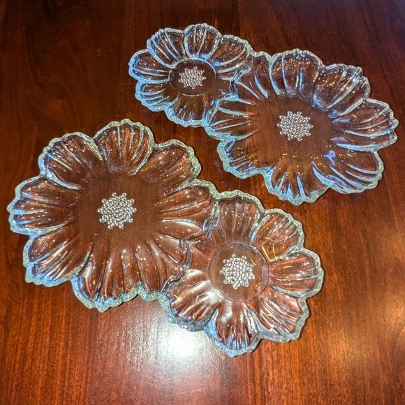 VTG Hazel Atlas Capri Double Daisy Glass Snack Plates - Set of 2 - Picture 1 of 7